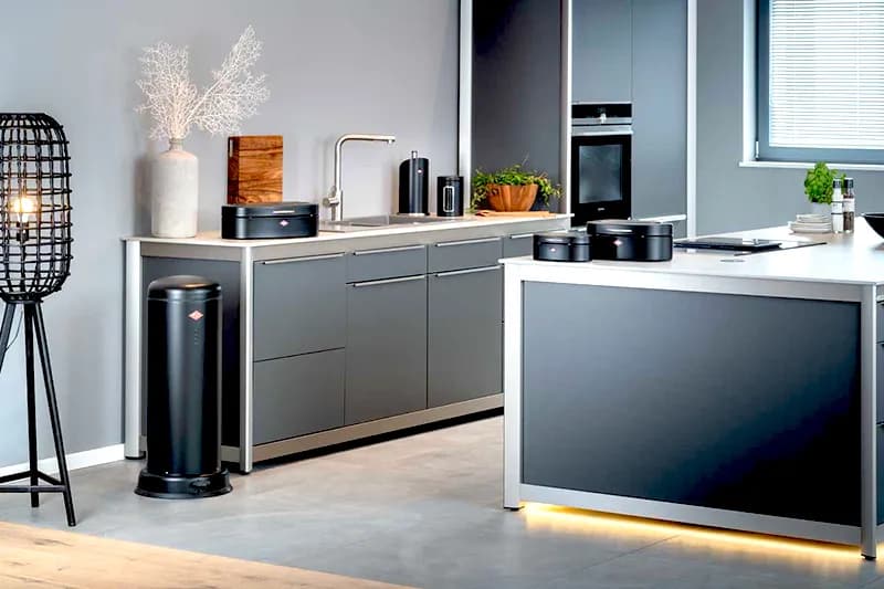 Jaki kosz na śmieci do kuchni wybrać, aby uniknąć chaosu i brzydkich zapachów?