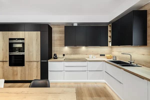 Gdzie zamontować kontakty w kuchni, aby zapewnić bezpieczeństwo i funkcjonalność